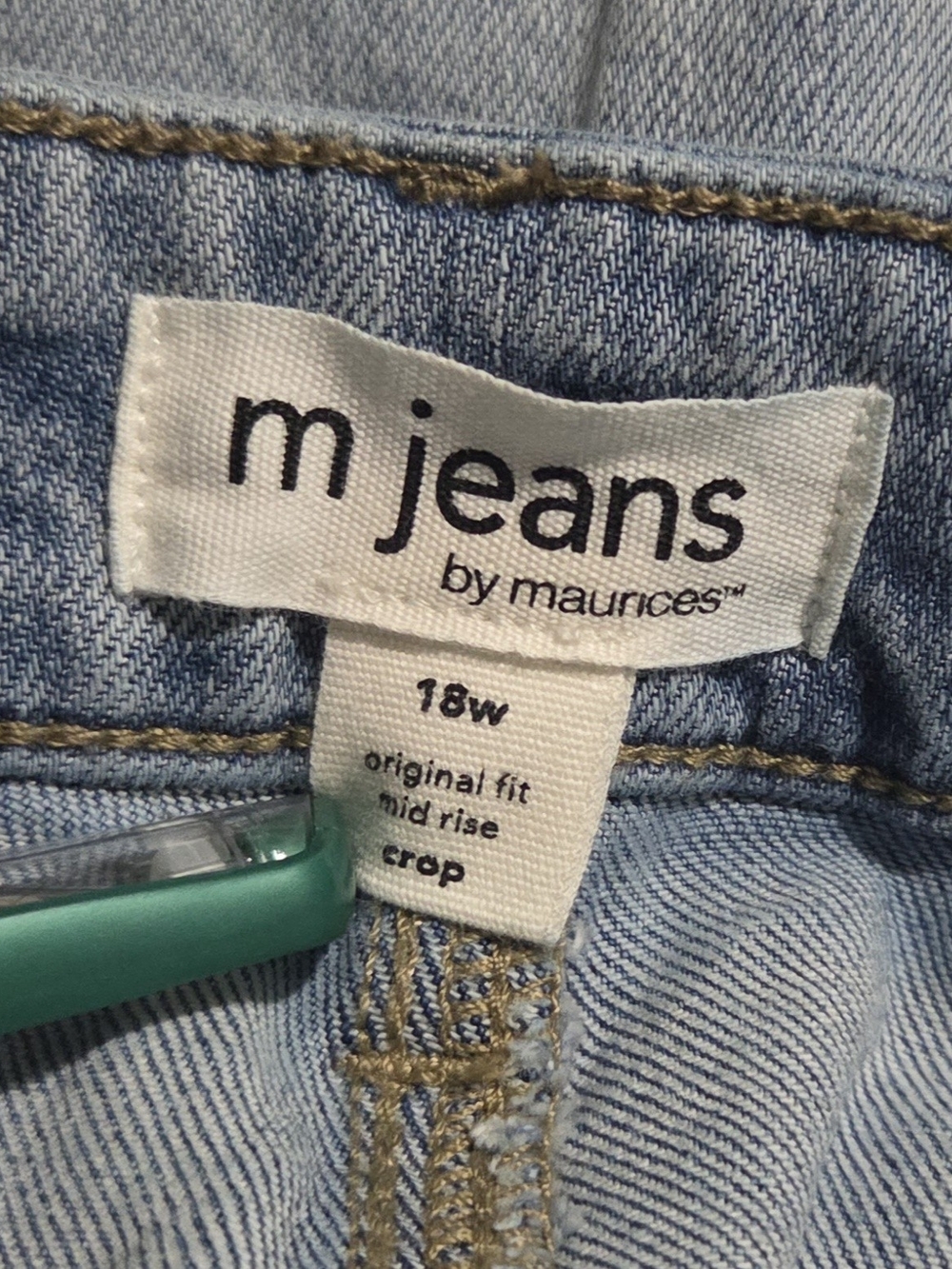 Maurices M Jeans Size 18W Cropped Mom Jeans Light Wash Denim Distressed - Picture 7 of 9